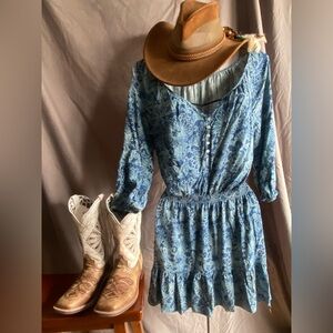 Calling all Cowgirls! 🤠 American Living Size M Blue floral paisley print dress